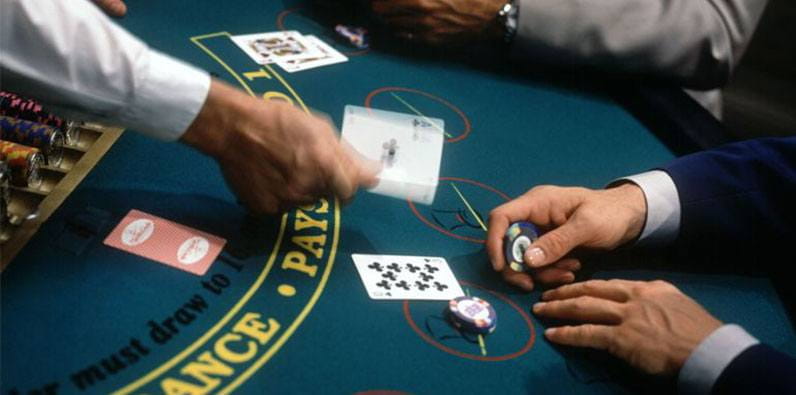 Casino Live Dealer Job - Pros and Cons