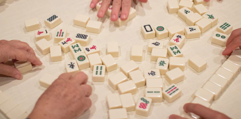 Keluarga Cina Bermain Mahjong