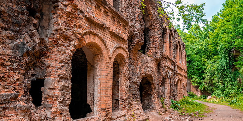 Gedung Terbengkalai