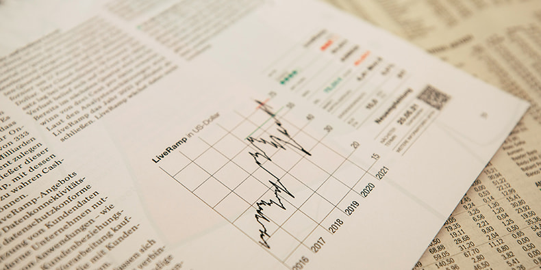  Statistics List With a Growth Chart